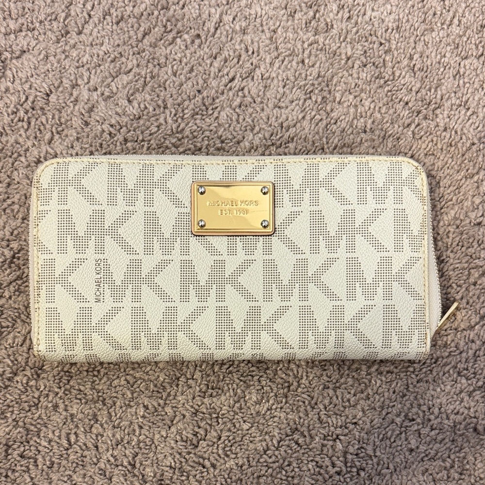 Michael Kors Beige and Gold Zip Wallet
